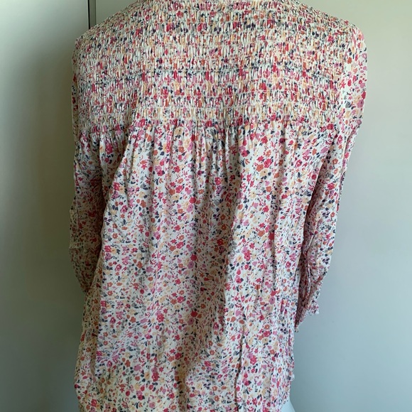 Cynthia Rowley 3/4 sleeve floral smocked prairie blouse - Picture 5 of 5